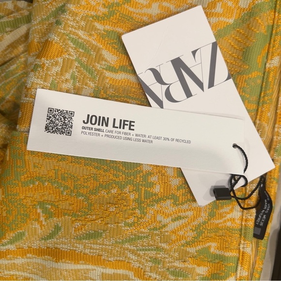 ZARA Gorgeous Firfirli Jakarli Flare
Stretchy Yellow Green - Picture 6 of 8